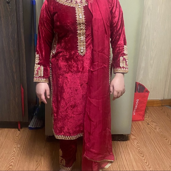 Velvet shalwar kameez for party wear or at home wear indian/punjabi - Picture 2 of 5